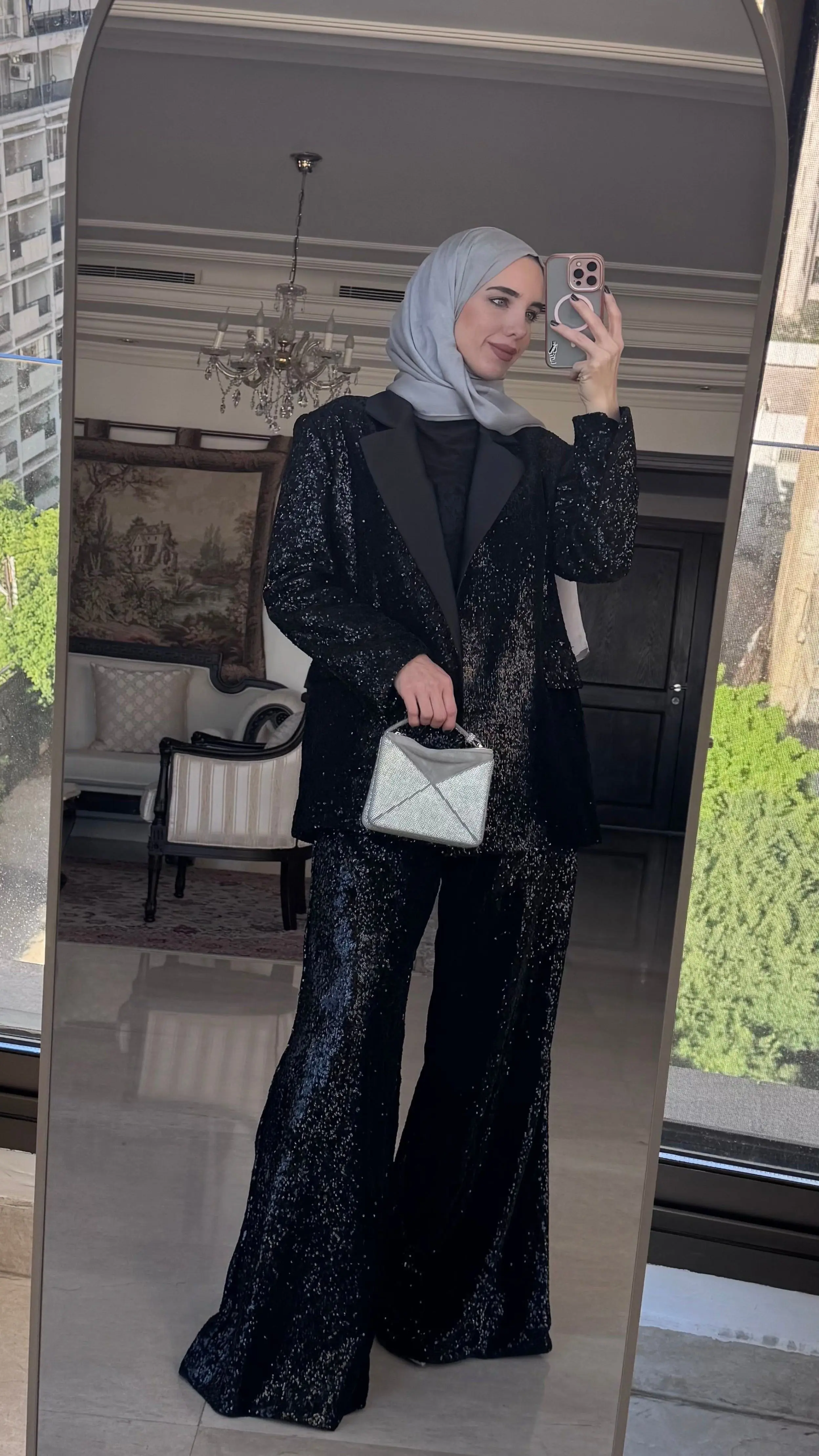 بدلة نوار بالترتر