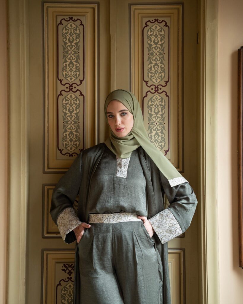 Ashk Abaya
