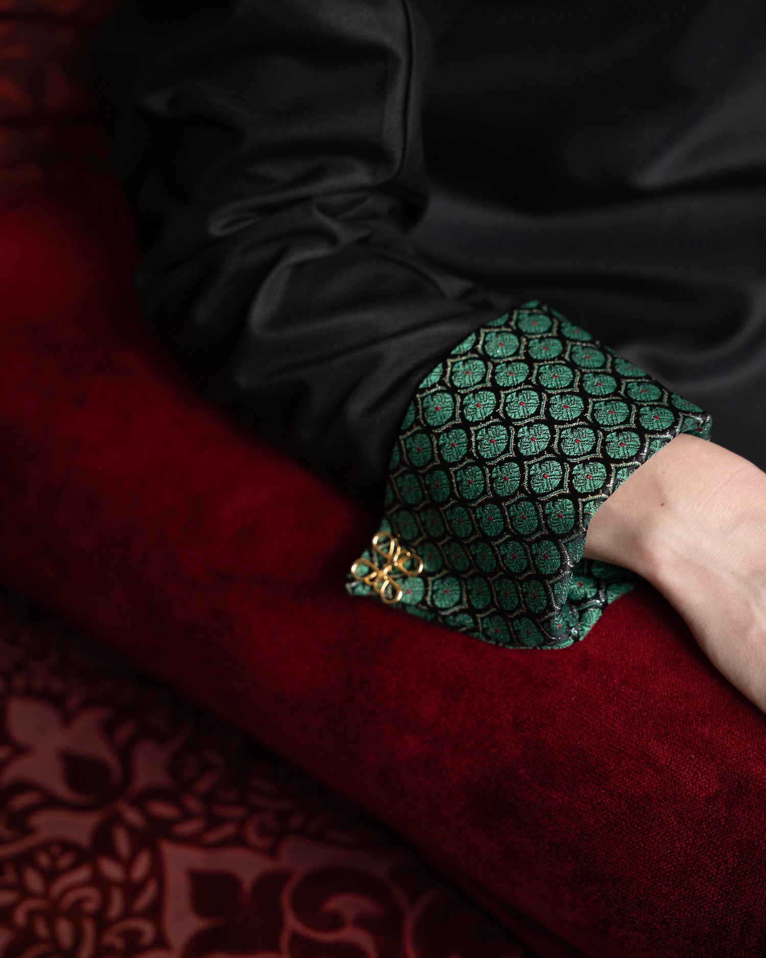 Yasmina Abaya in brown - Image 4