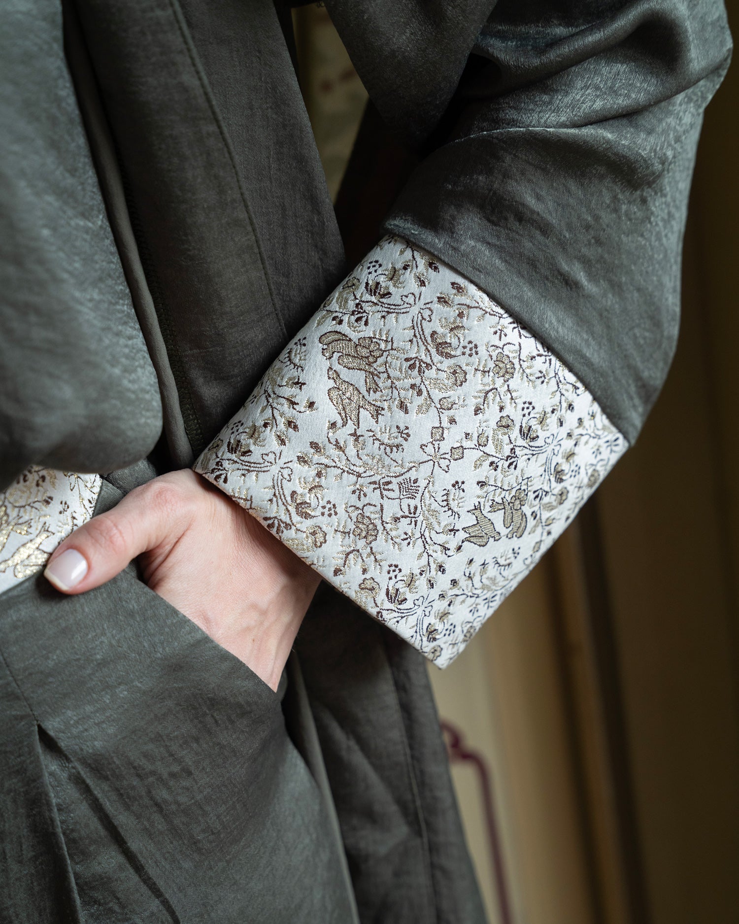 Ashk Abaya - Image 3