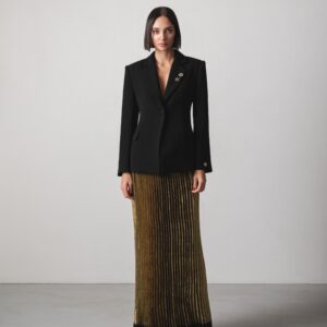 Nora Blazer in Black