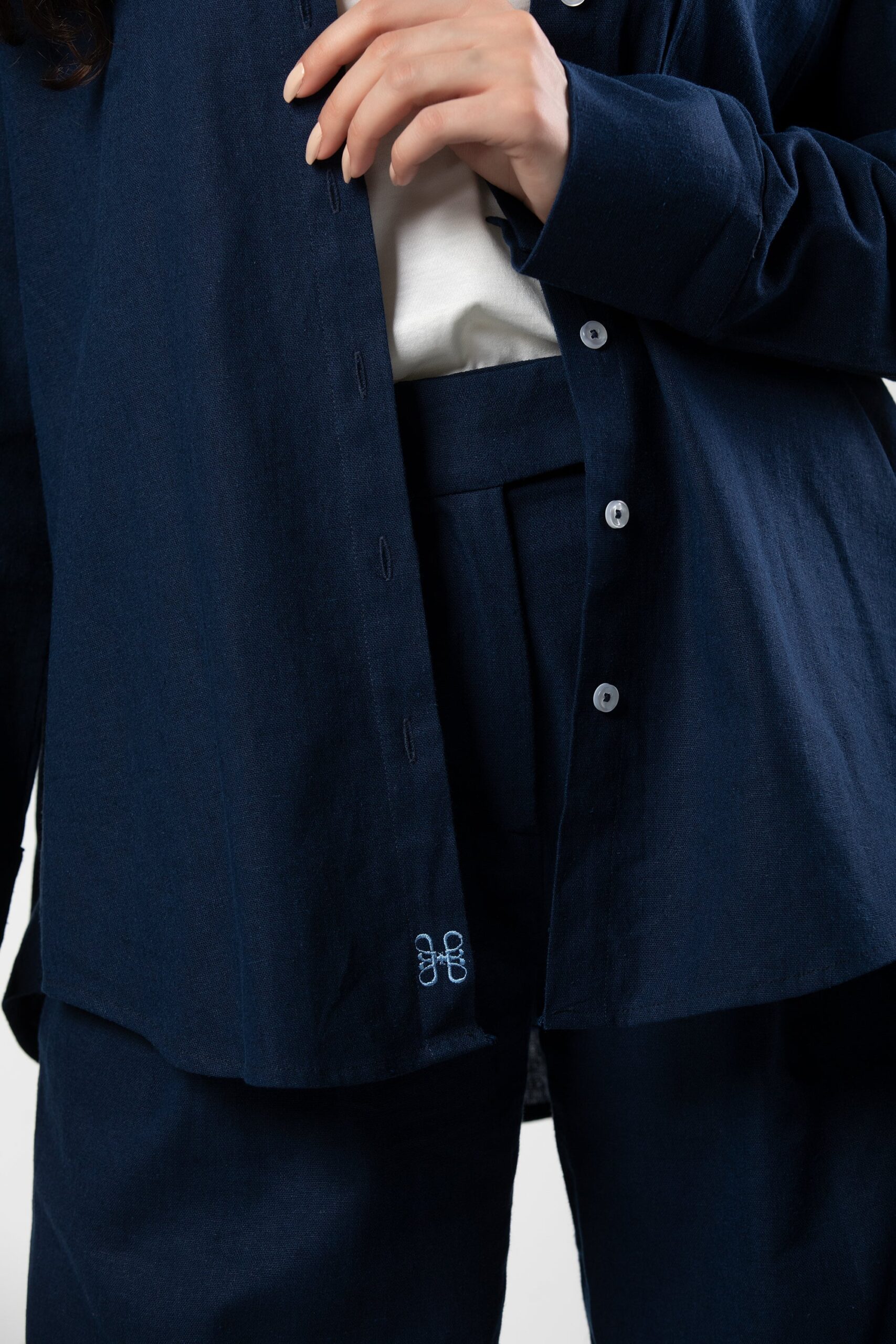 Nasma linen set in navy blue - Image 10