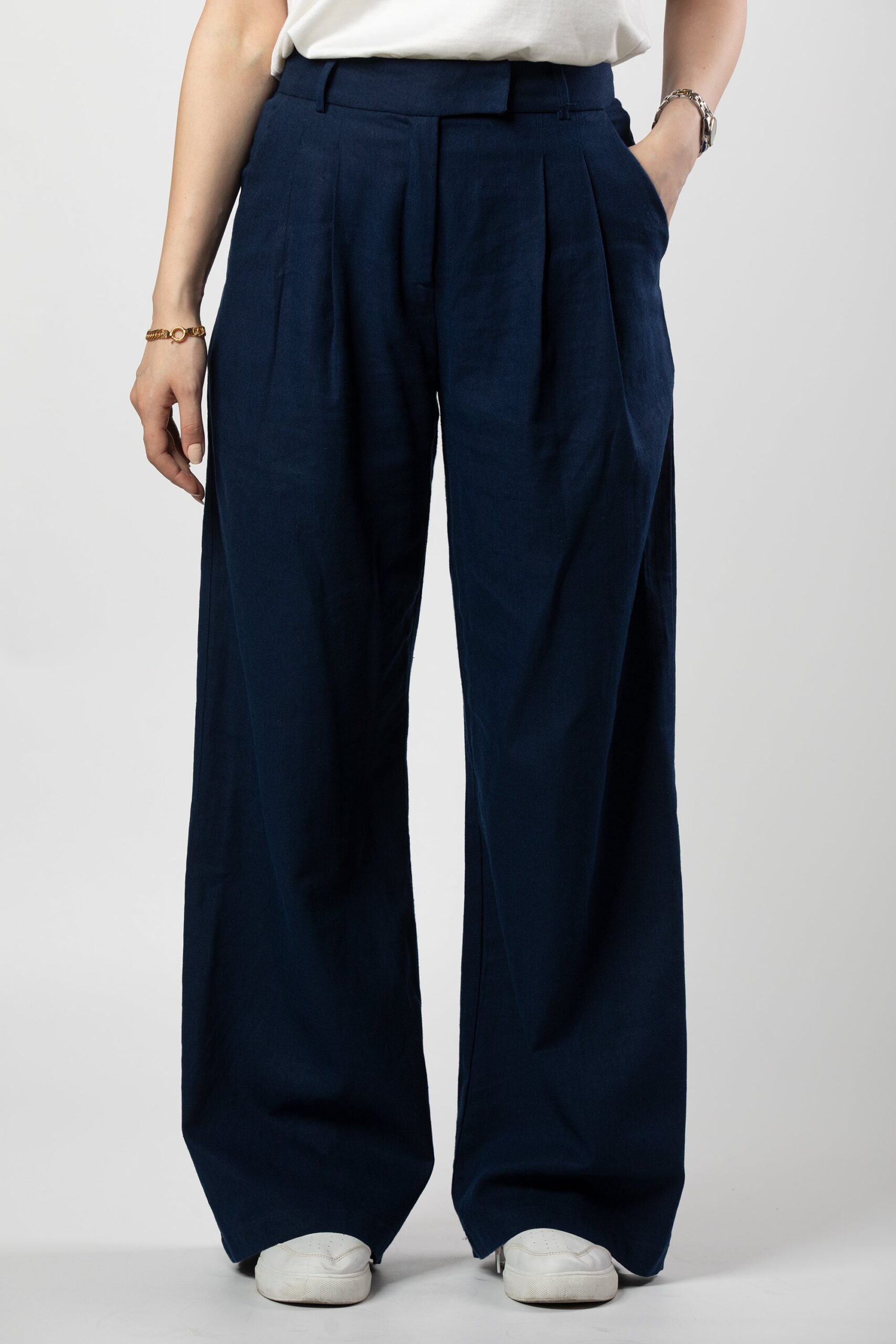 Nasma linen set in navy blue - Image 7