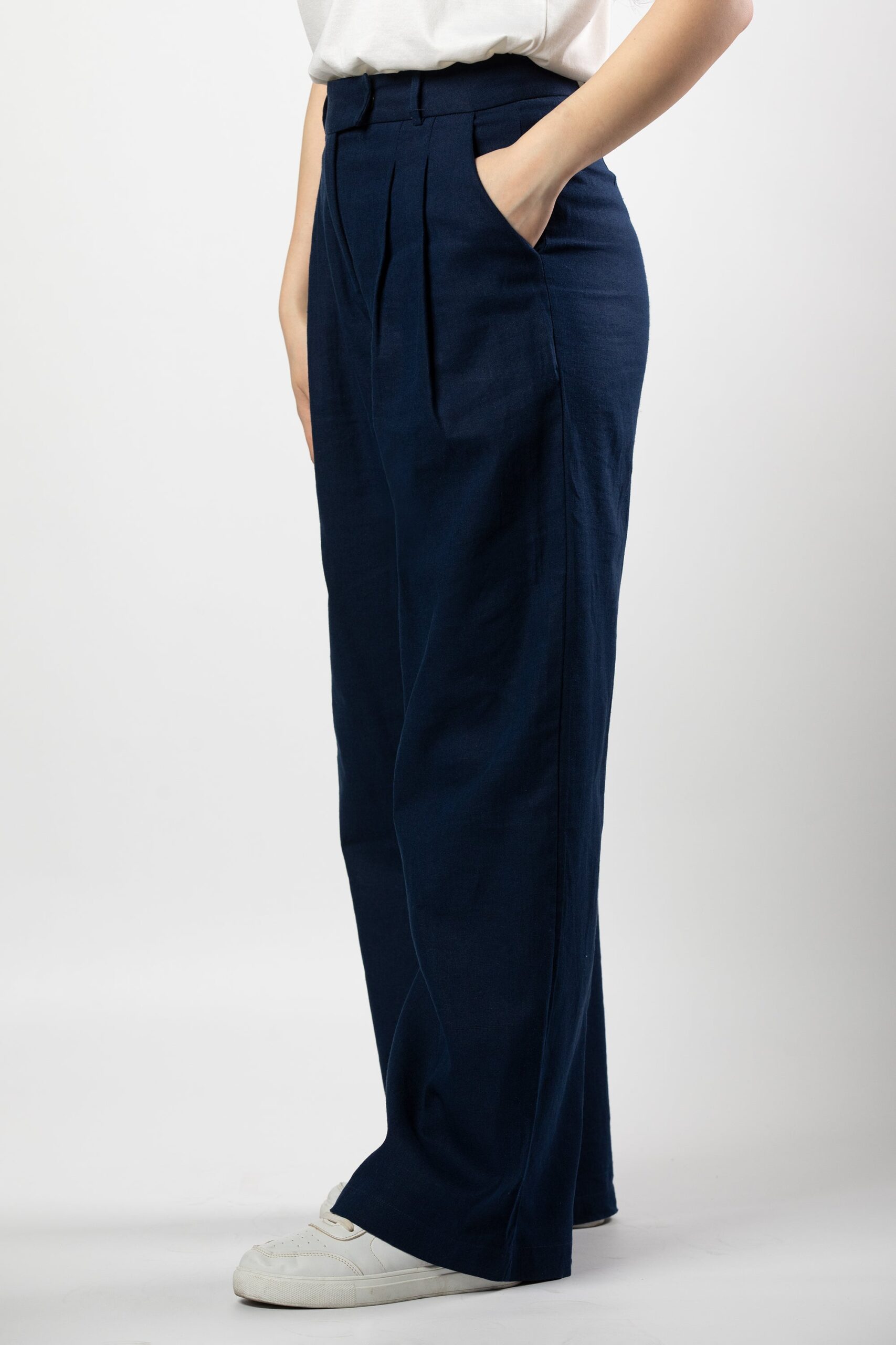 Nasma linen set in navy blue - Image 8