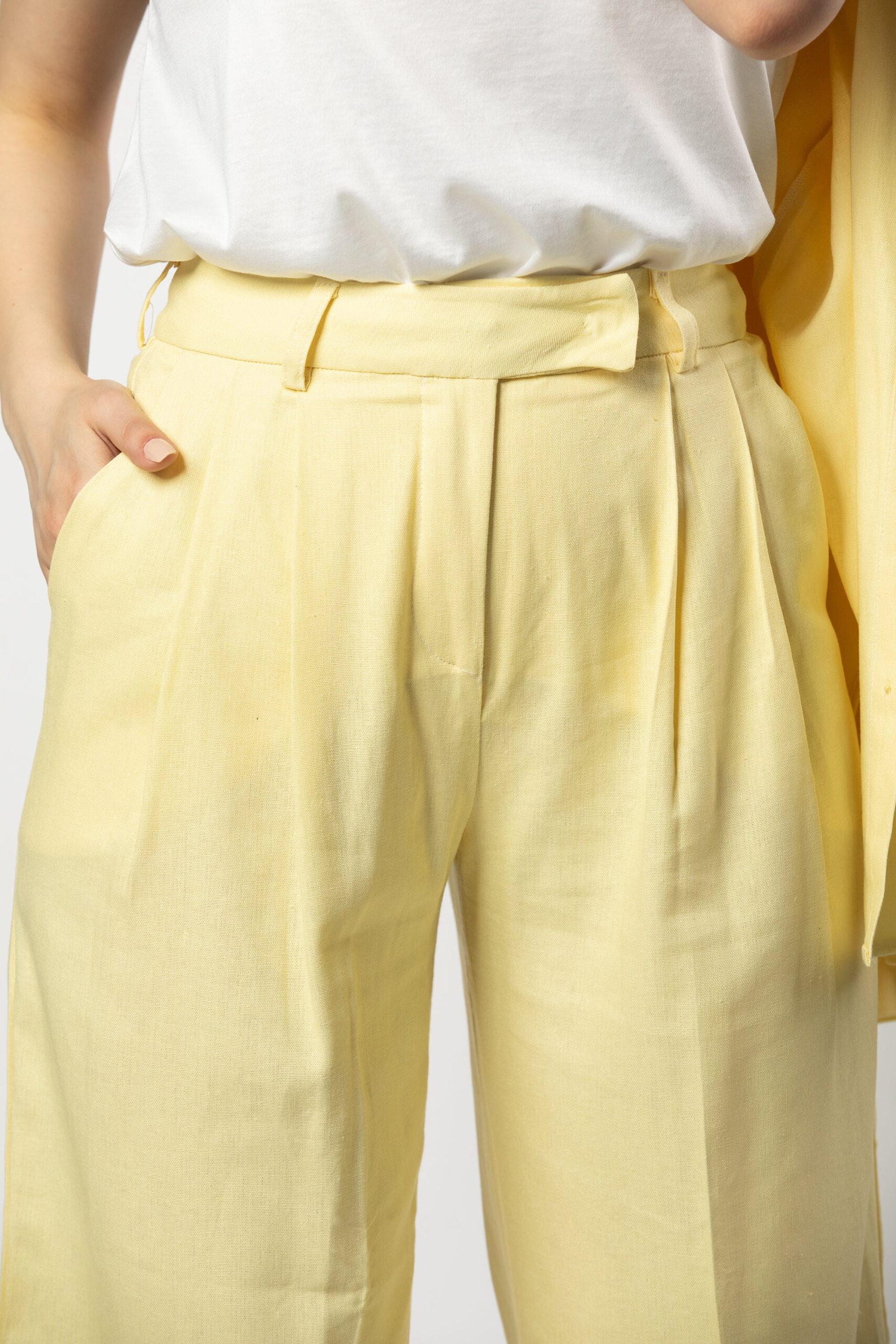 Nasma linen set in butter yellow - Image 3