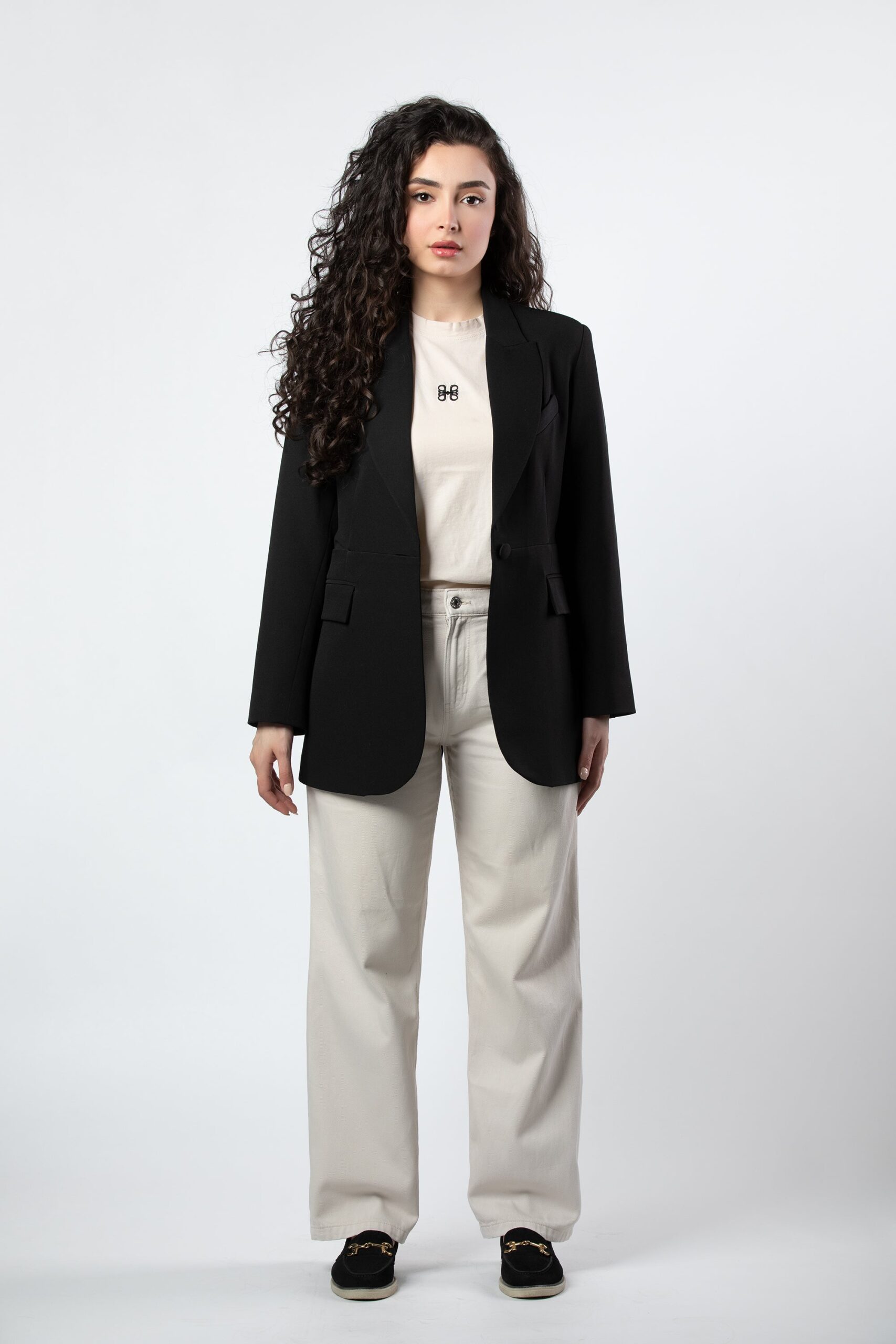 Aleen fitted blazer in black - Image 4