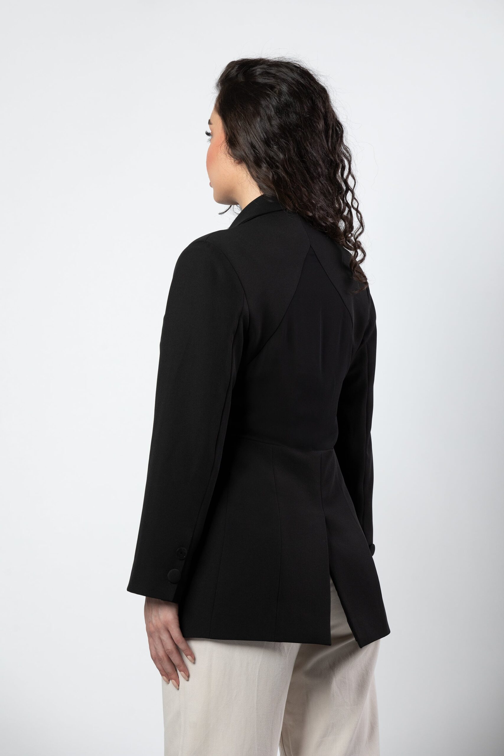 Aleen fitted blazer in black - Image 6
