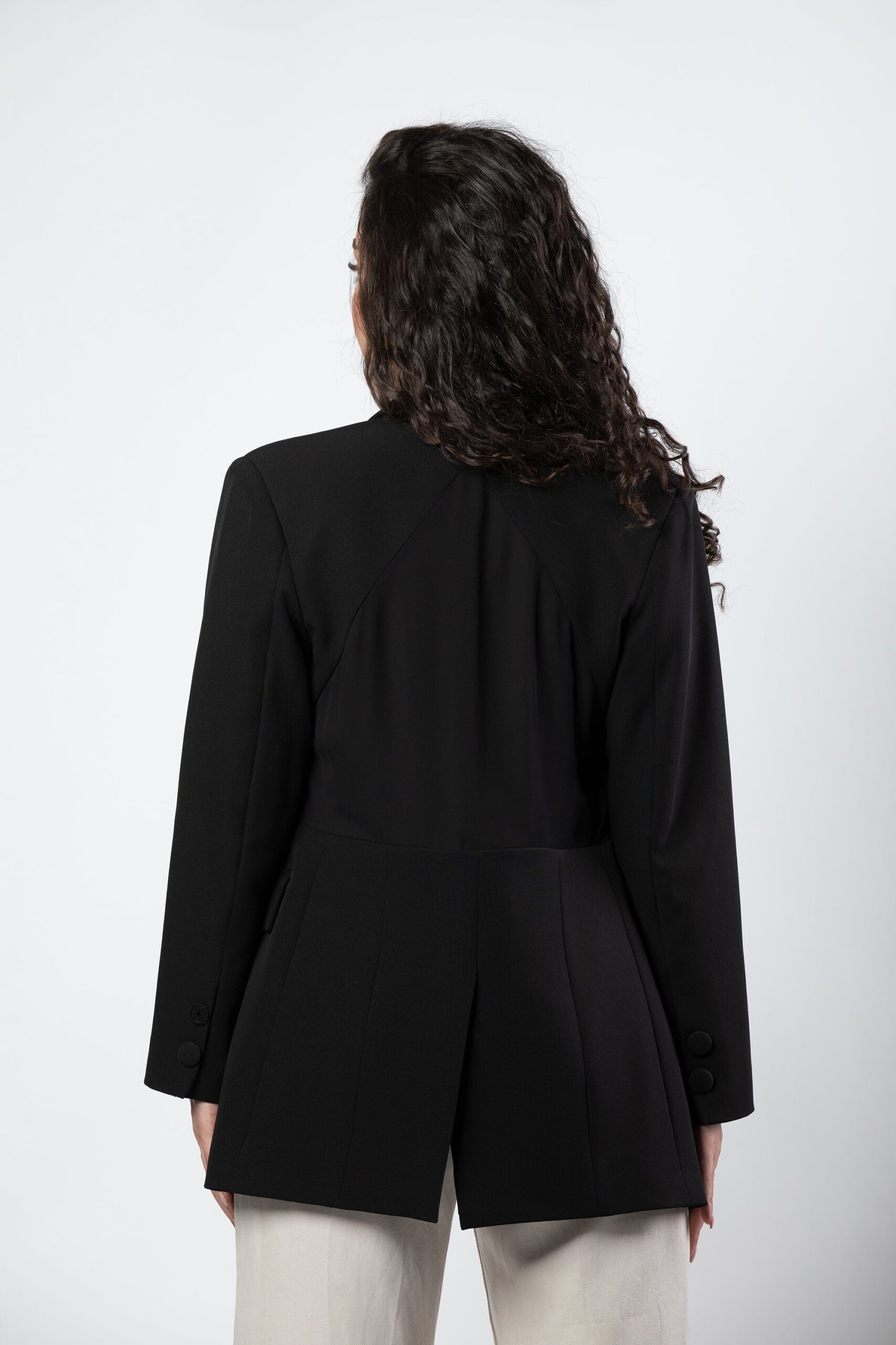 Aleen fitted blazer in black - Image 7