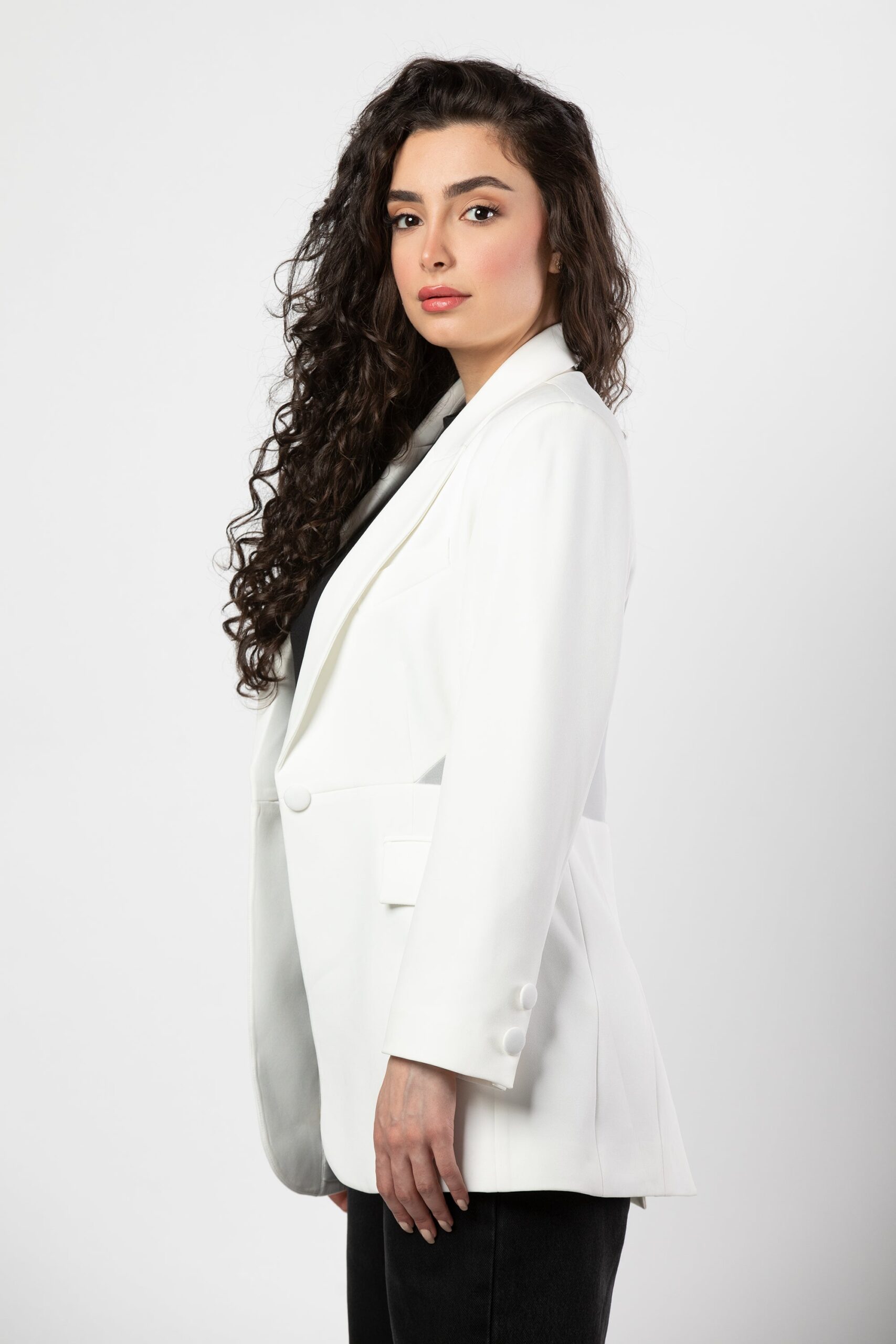 Aleen fitted blazer in crisp white - Image 4