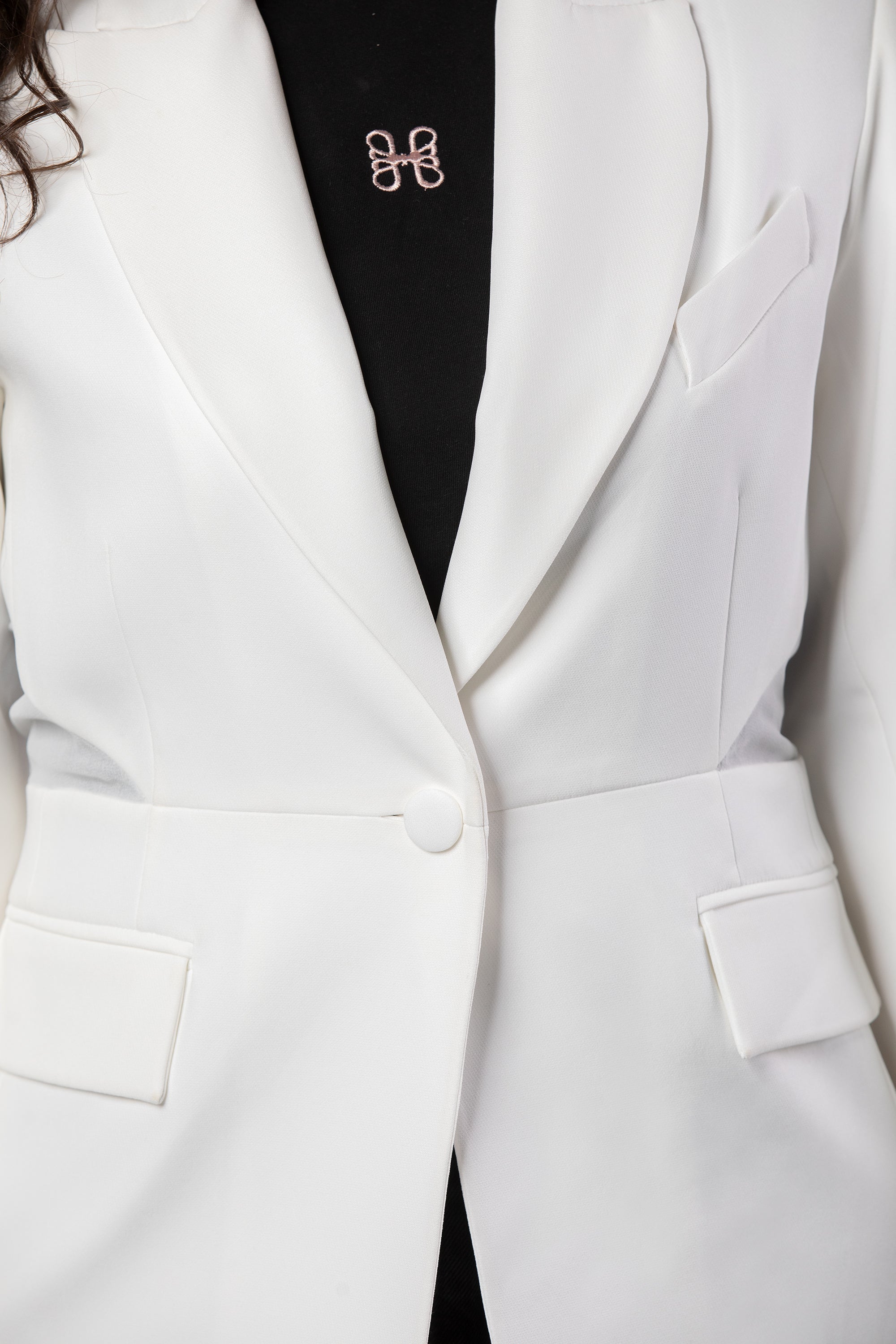 Aleen fitted blazer in crisp white - Image 3