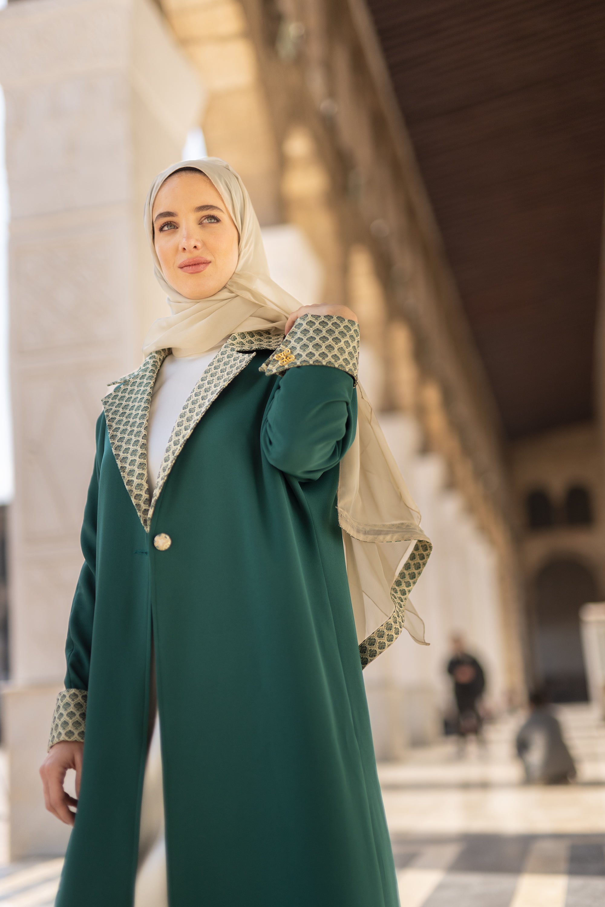 Yasmina Abaya in zumrud green - Image 5