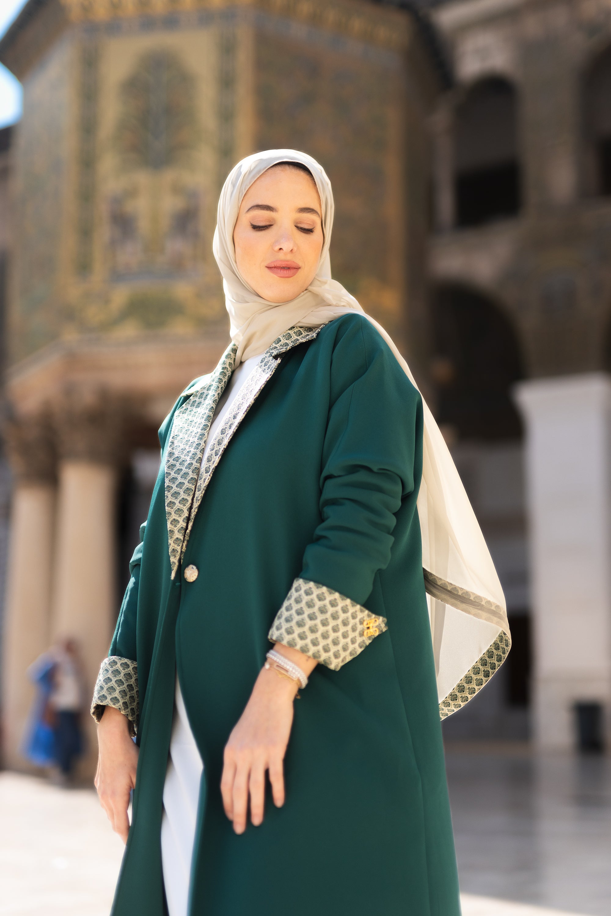 Yasmina Abaya in zumrud green - Image 7
